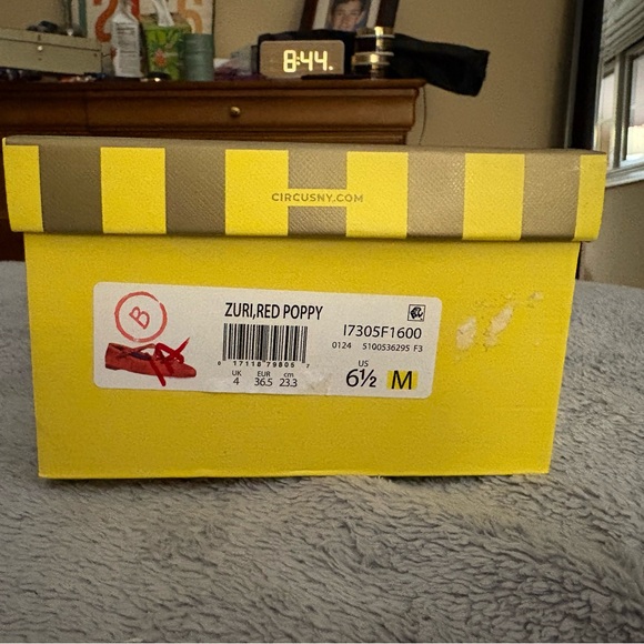 Circus-NY Sam Edelman red satin ballet shoes with bows. Size 6.5. NWOT in box. - Picture 5 of 7